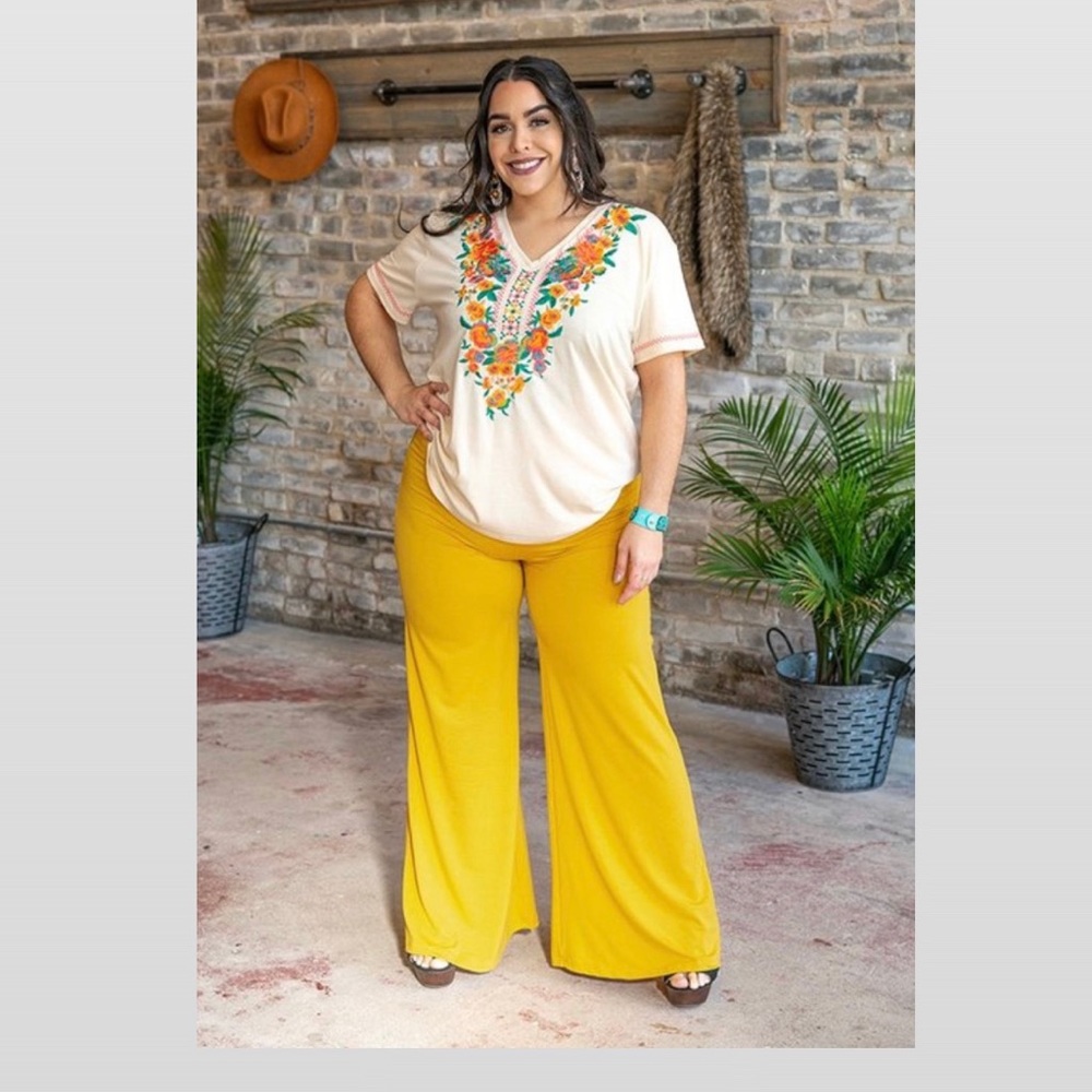 The “Lauren” Pants Plus Size - Picture 3 of 3